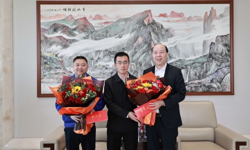 桐乡市委书记于会游慰问爱游戏全站app官方网站劳模工匠