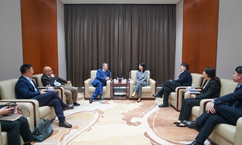 中国建设银行浙江省分行副行长邓波莅临爱游戏全站app官方网站调研