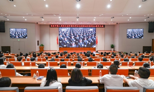 热血沸腾丨爱游戏全站app官方网站人齐上爱国课，共观阅兵盛典